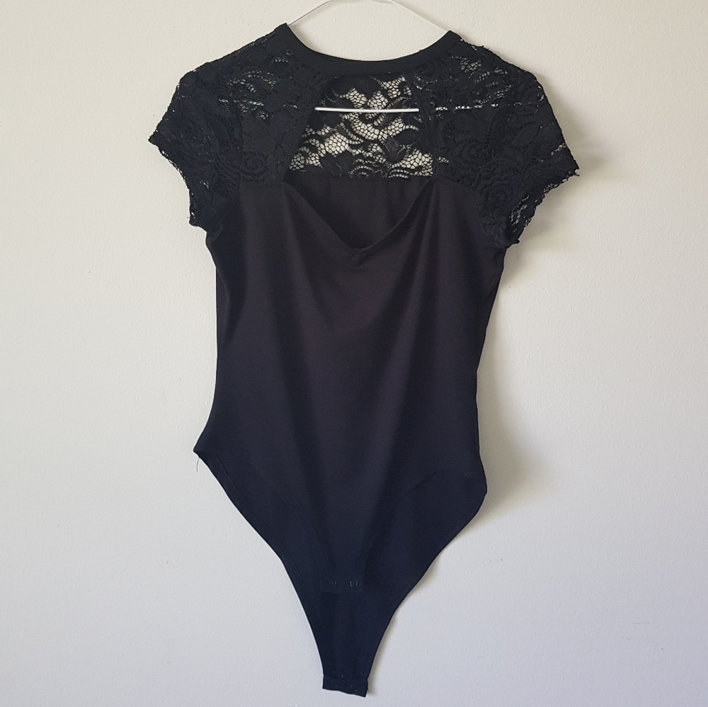 2/10$ Black embroidery body